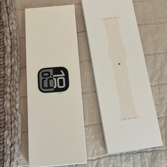 Apple Watch Series 10 with Silver and Blush Colors - Picture 3 of 6